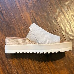 EUC TOMS Women's Diana Mule Natural